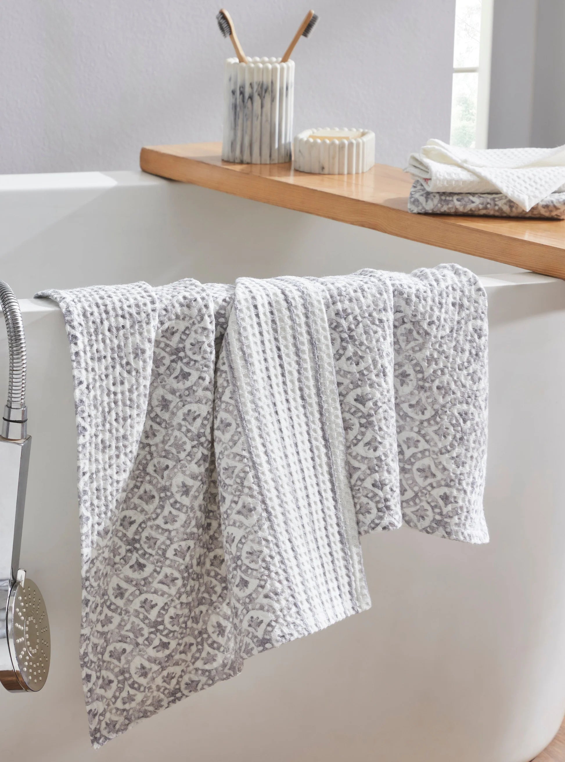 Saanjh hand towel (set of two)